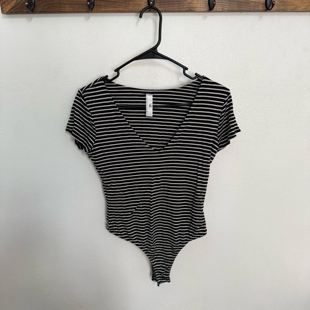 Urban Daizy Striped V-Neck Bodysuit